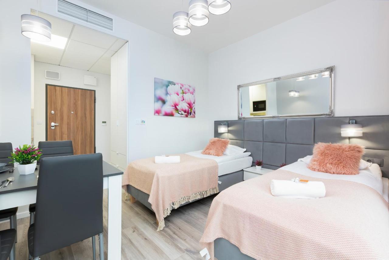 Apartments With Parking Warsaw Business Center By Noclegi Renters Екстериор снимка